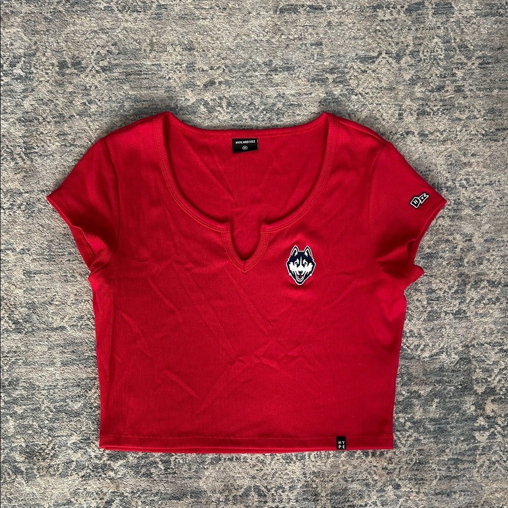 Uconn Huskies Hype & Vice Cropped Shirt